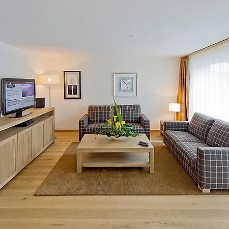 Sleeps 4 Pool Wifi T031621 Apartment