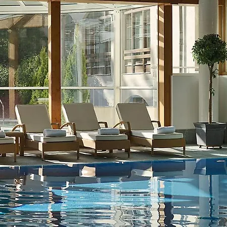 Apartment Sleeps 4 Pool Wifi T031621