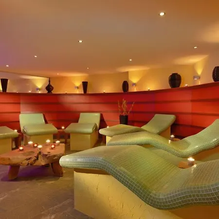Sleeps 4 Pool Wifi T031621