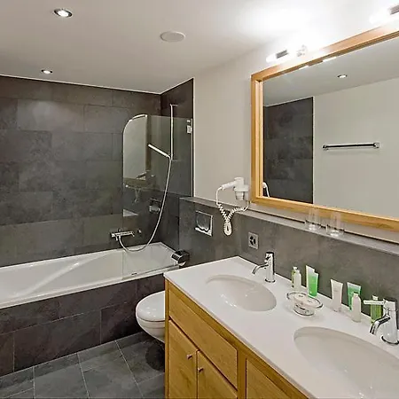 公寓 Sleeps 4 Pool Wifi T031621 采尔马特